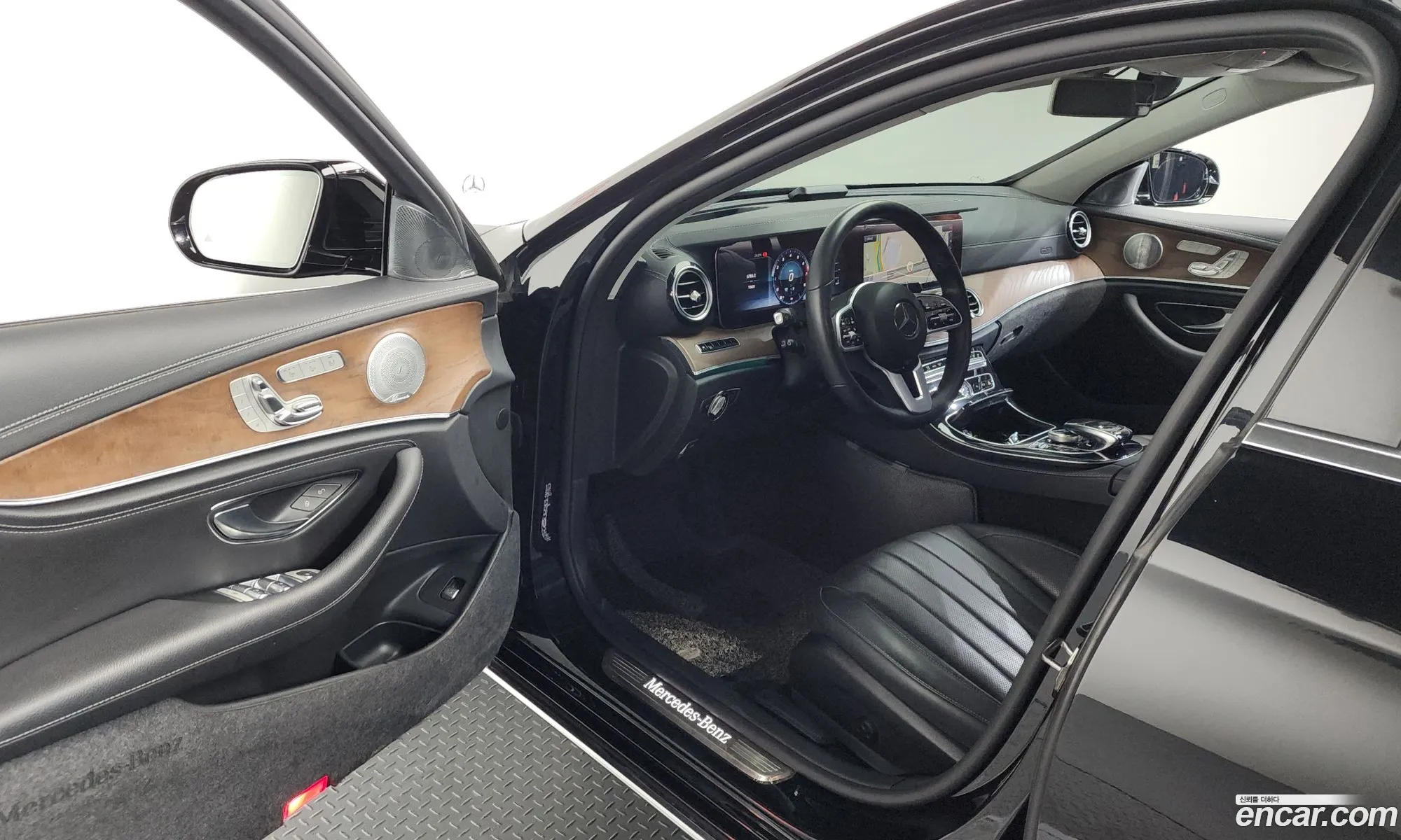 Mercedes-Benz E-Class W213 2019 WDDZF4KB8KA690451 — 18