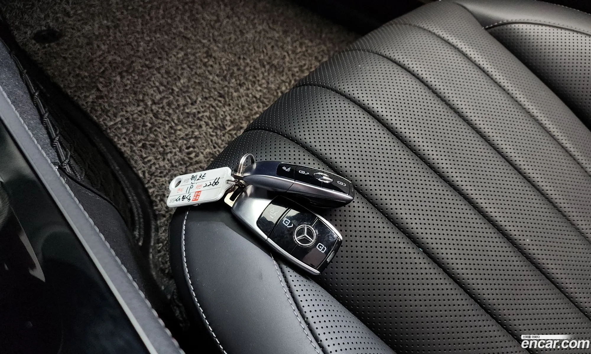 Mercedes-Benz E-Class W213 2019 WDDZF4KB8KA690451 — 17