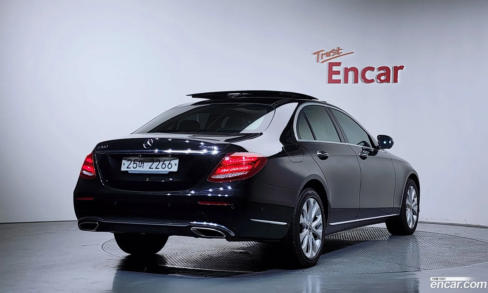 Mercedes-Benz E-Class W213 2019 WDDZF4KB8KA690451 — 6