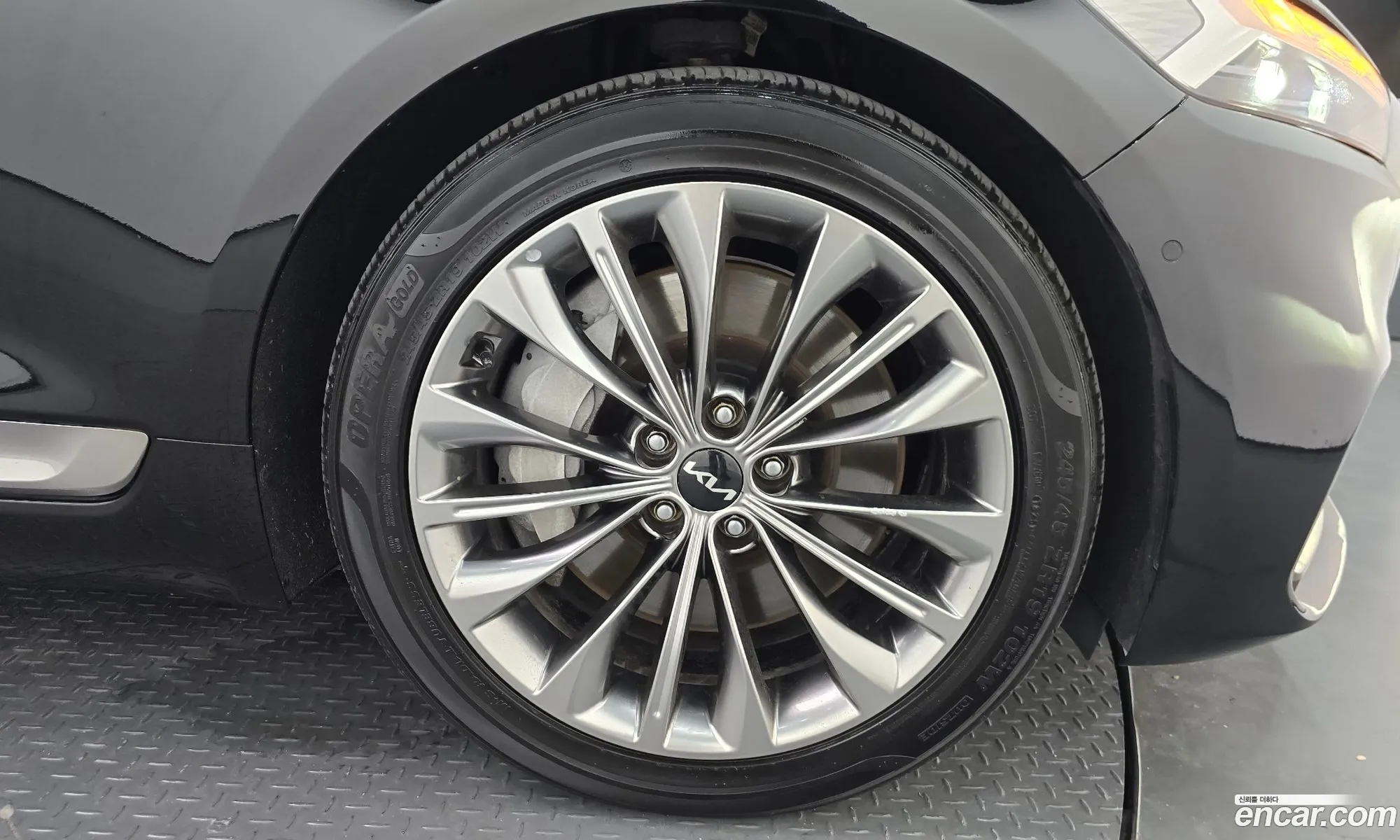 Kia K9 2022 KNAS2416DNS040464 — 16