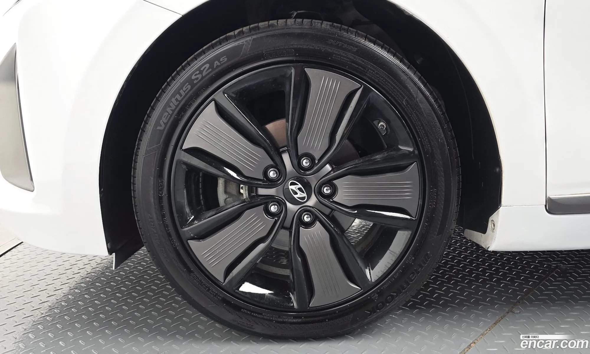 Hyundai Ioniq Hybrid