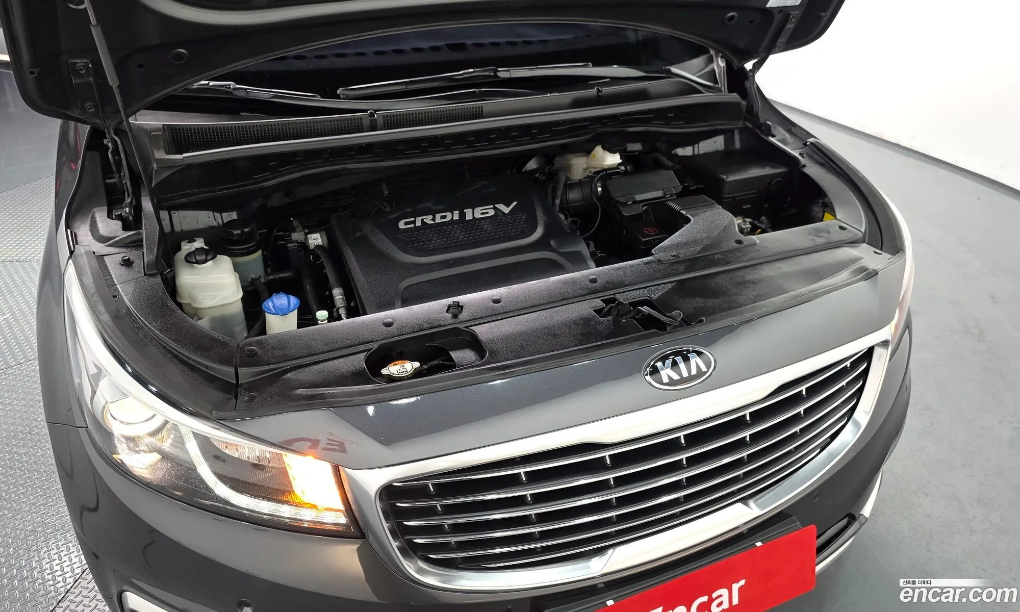 Kia Carnival 2017 KNAMB81ABJS379237 — 9