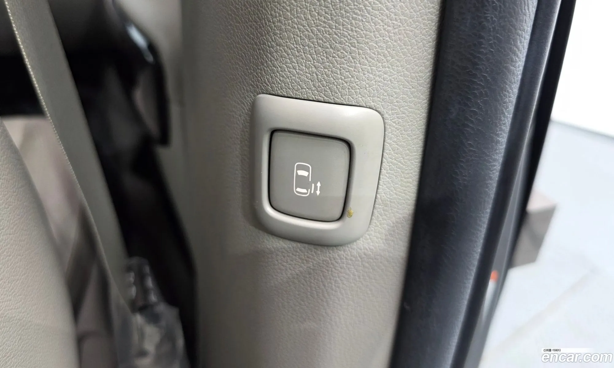 Kia Carnival 2017 KNAMB81ABJS379237 — 10