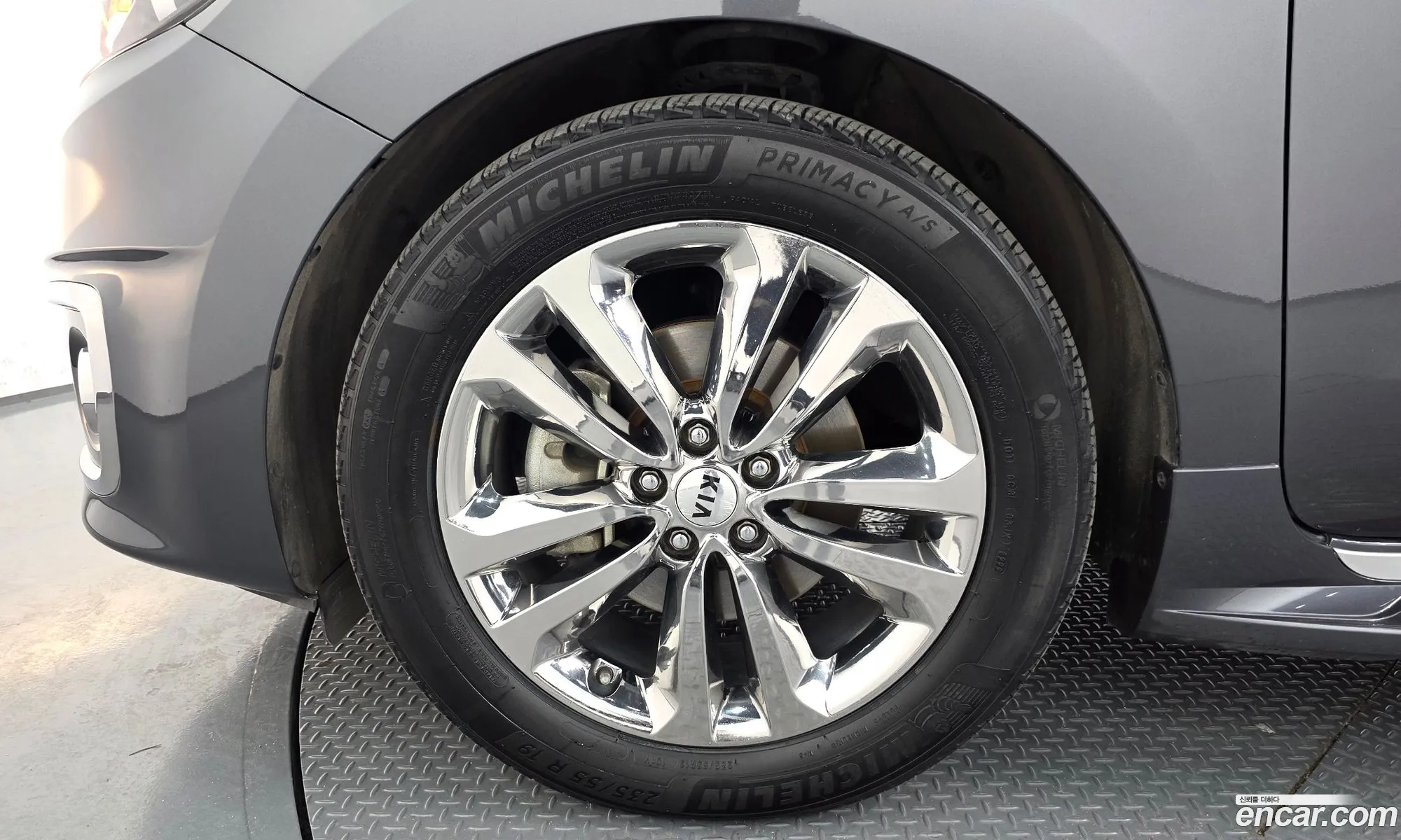 Kia Carnival 2017 KNAMB81ABJS379237 — 18