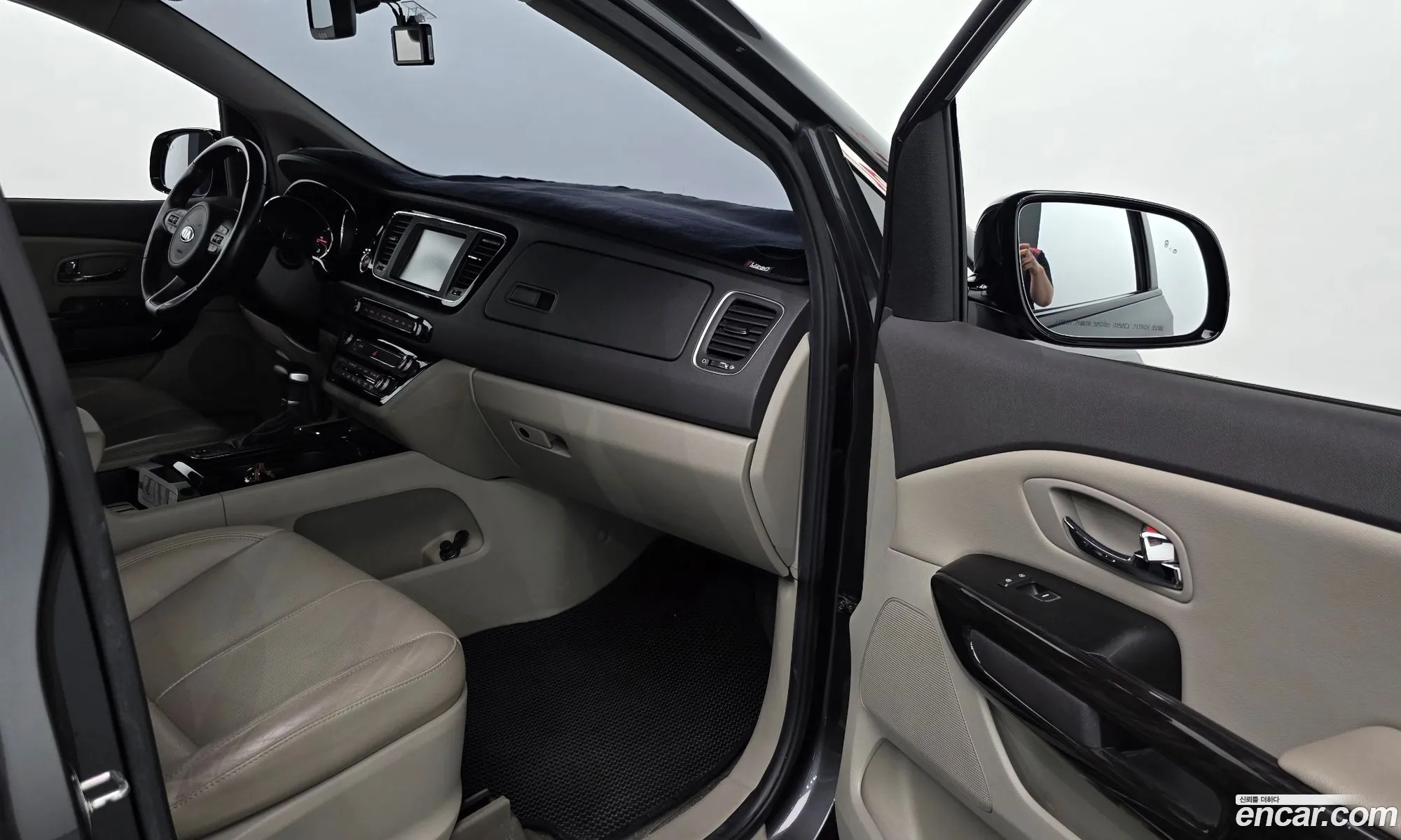 Kia Carnival 2017 KNAMB81ABJS379237 — 14
