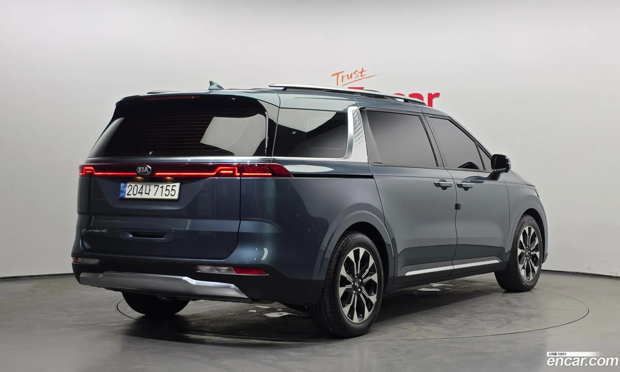 Kia Carnival 2021 — 10