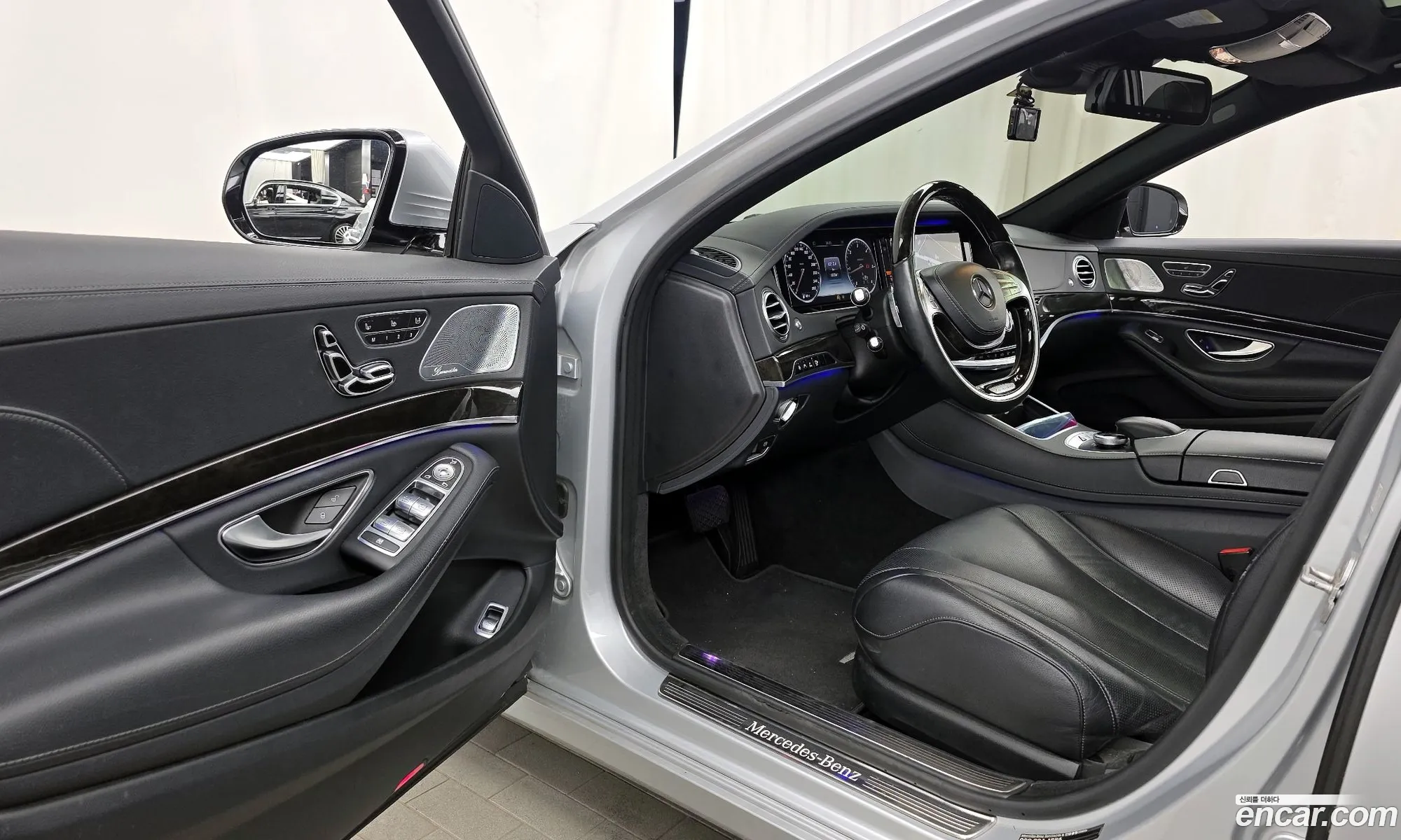 Mercedes-Benz S-Class W222 2015 WDDUF3DB4FA150859 — 17