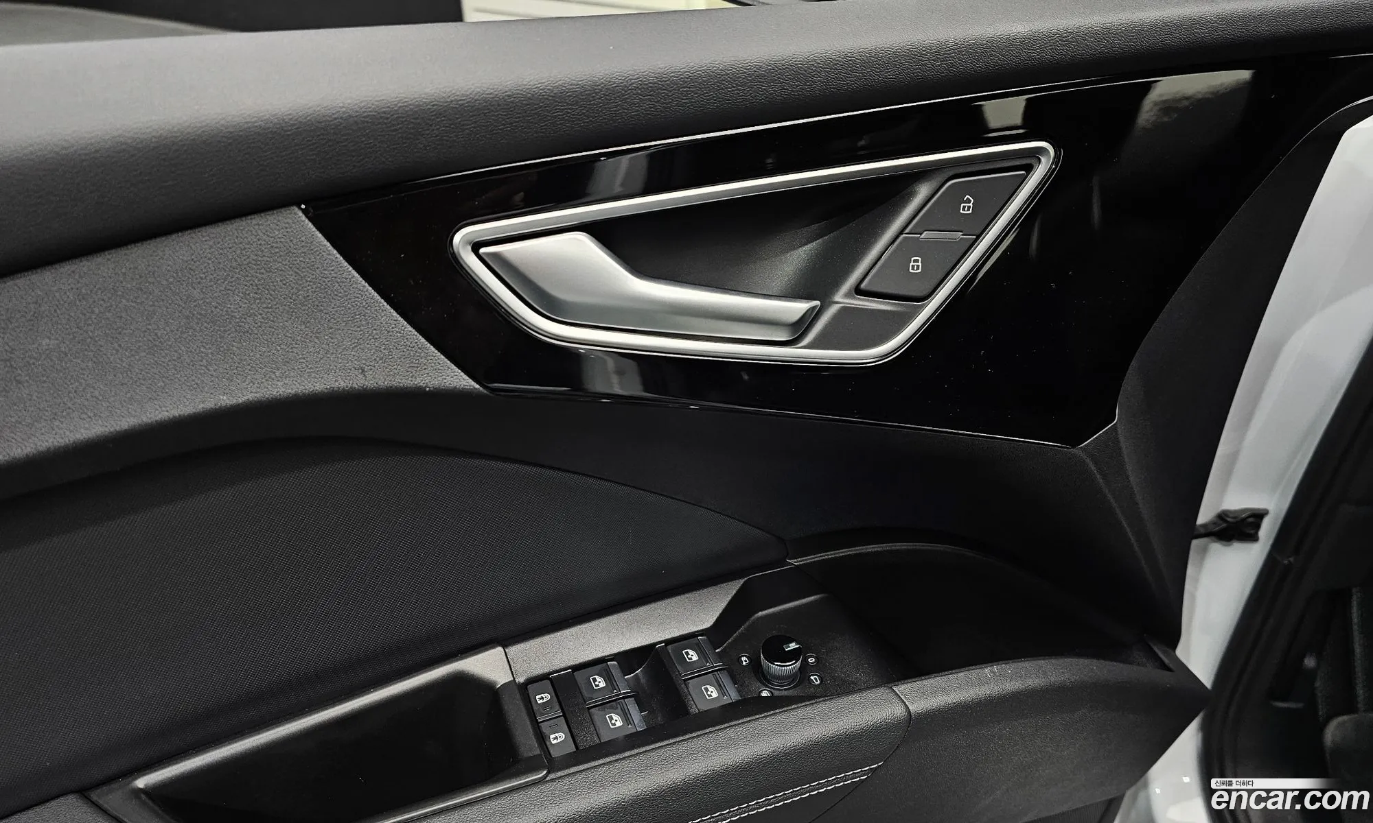 Audi Q4 e-tron 2025 — 9