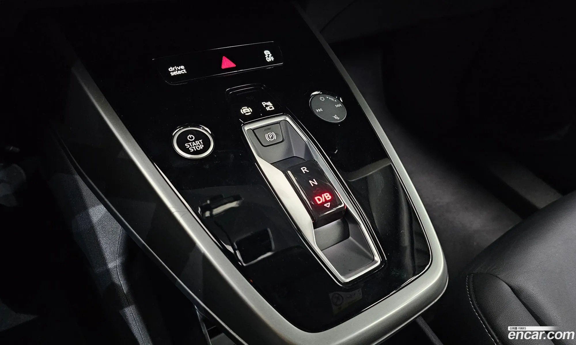 Audi Q4 e-tron 2025 — 24