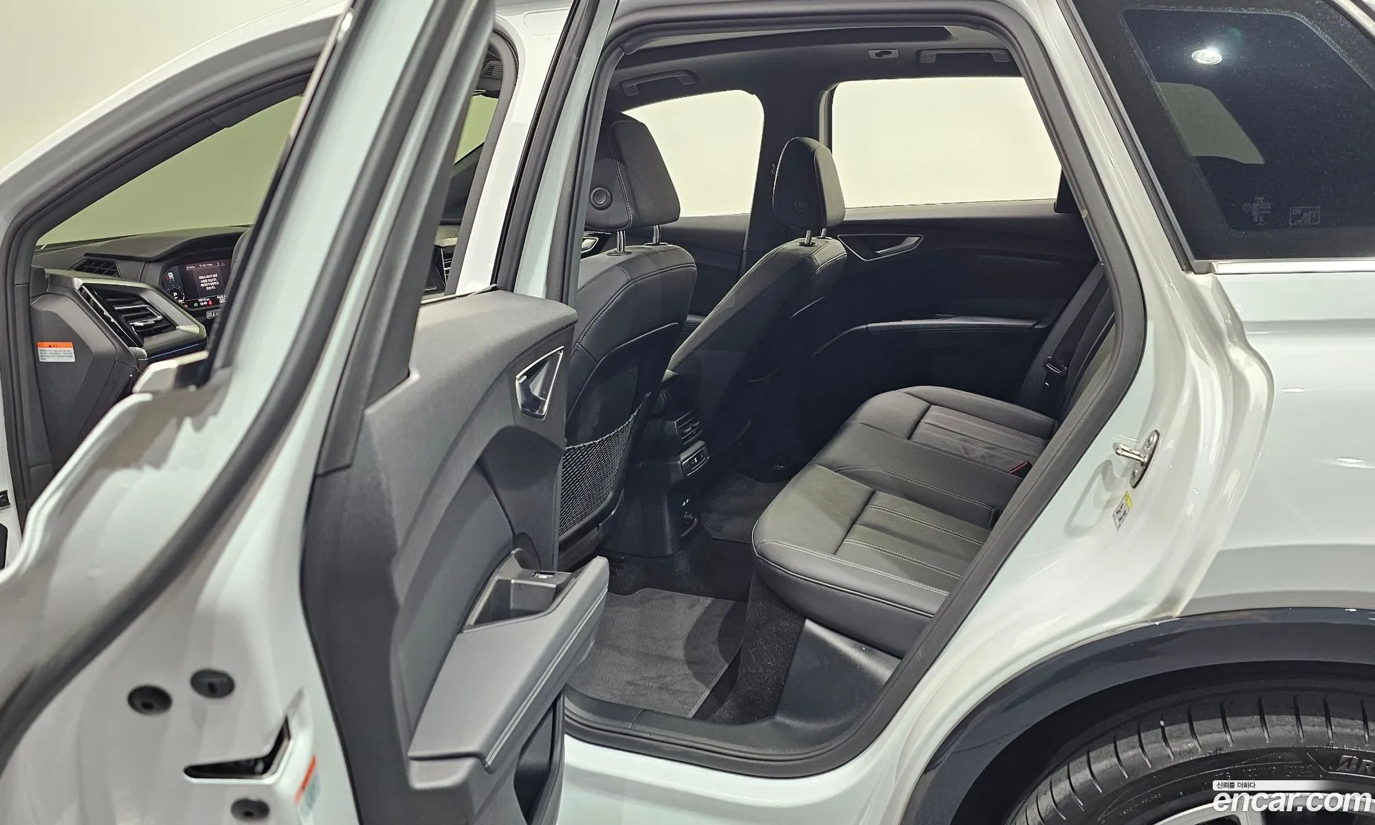 Audi Q4 e-tron 2025 — 7