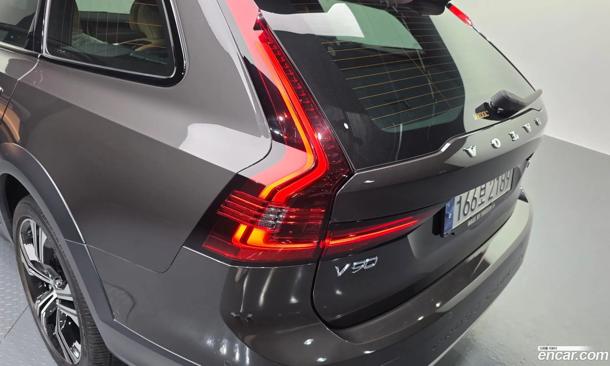 Volvo V90 Cross Country 2020 — 8