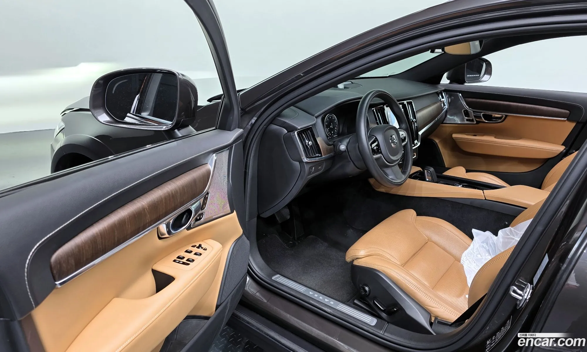 Volvo V90 Cross Country 2020 — 20
