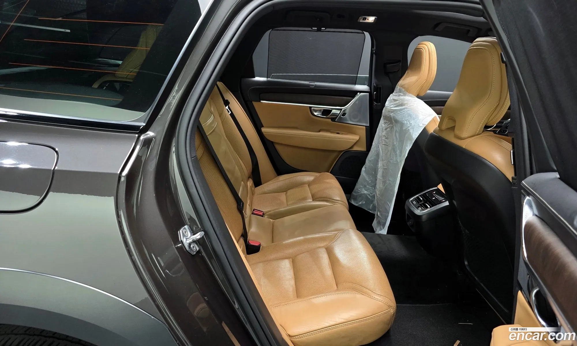 Volvo V90 Cross Country 2020 — 30