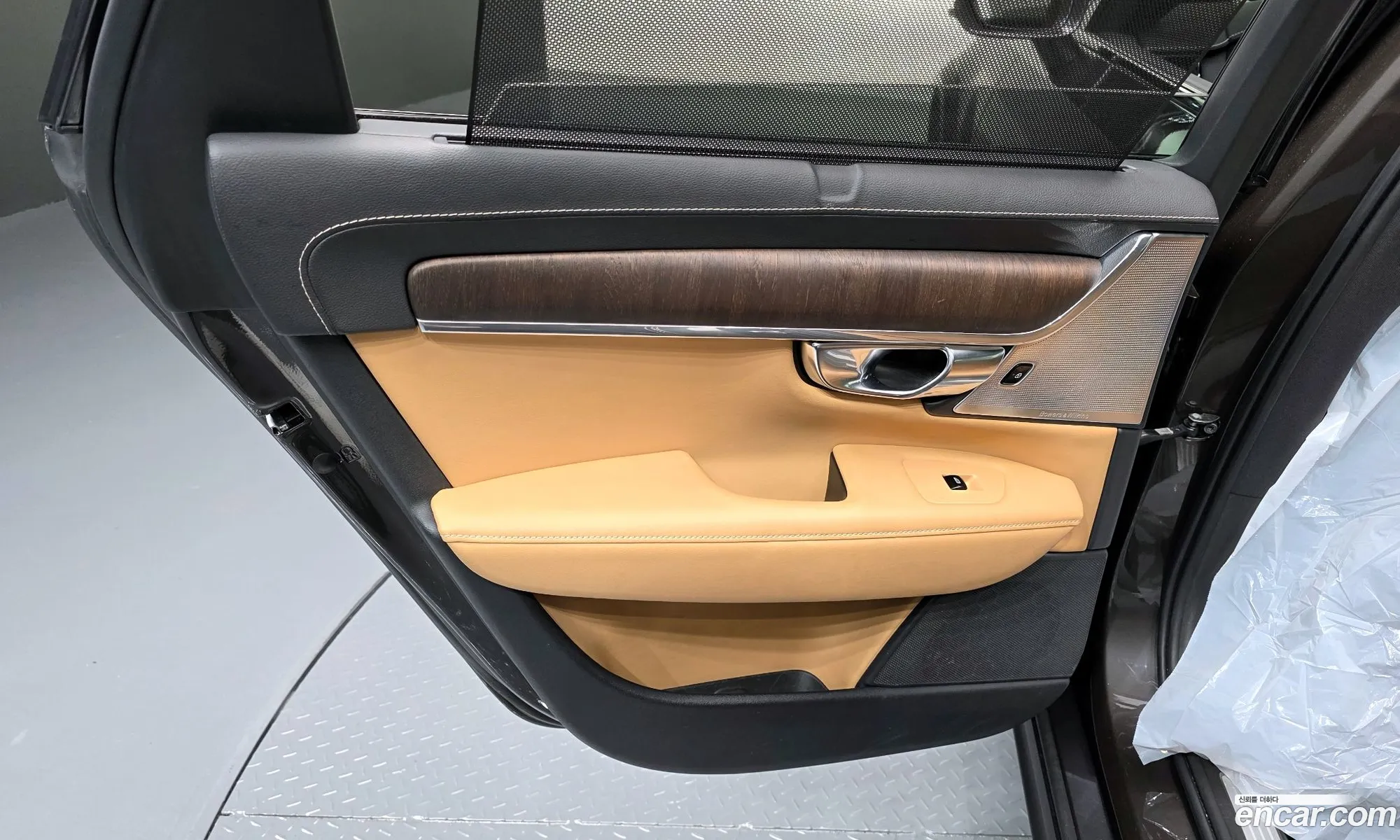 Volvo V90 Cross Country 2020 — 35