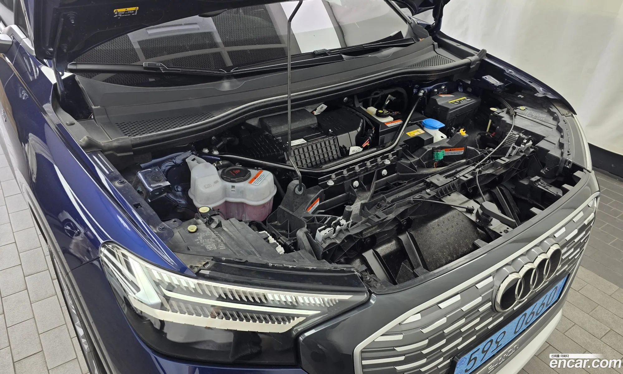 Audi Q4 e-tron 2025 — 17