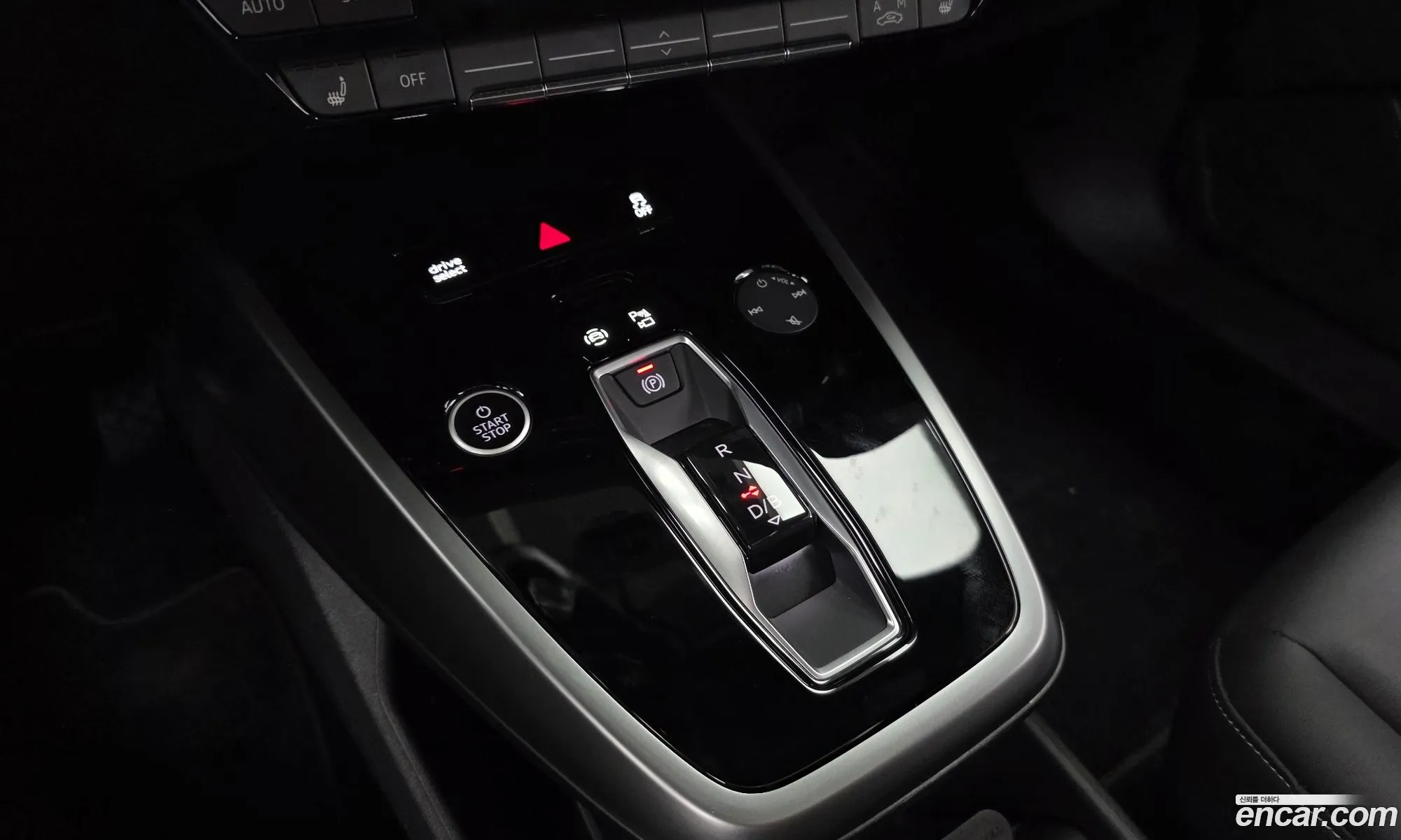 Audi Q4 e-tron 2025 — 18
