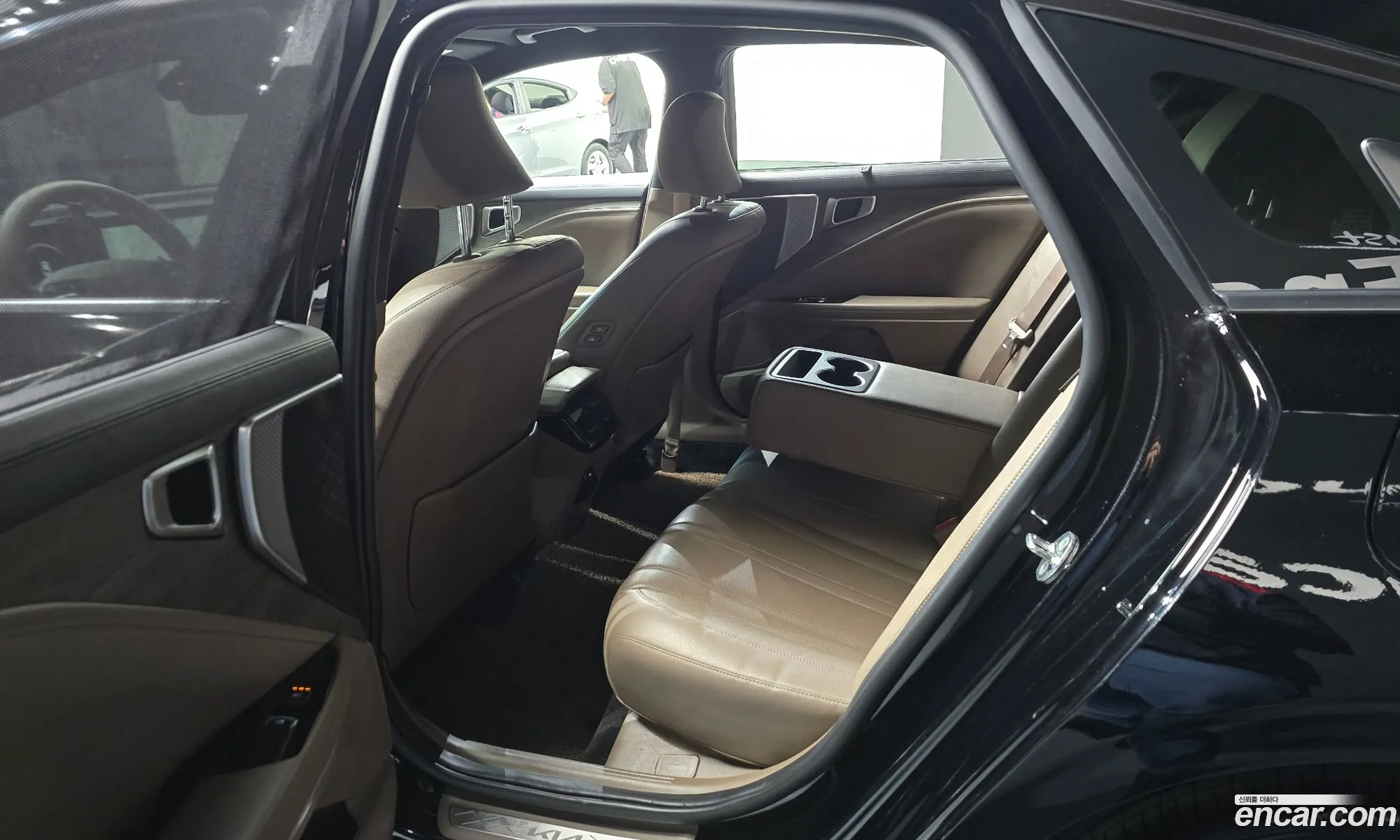 Kia K8 2022 KNAM241BBPA040213 — 12