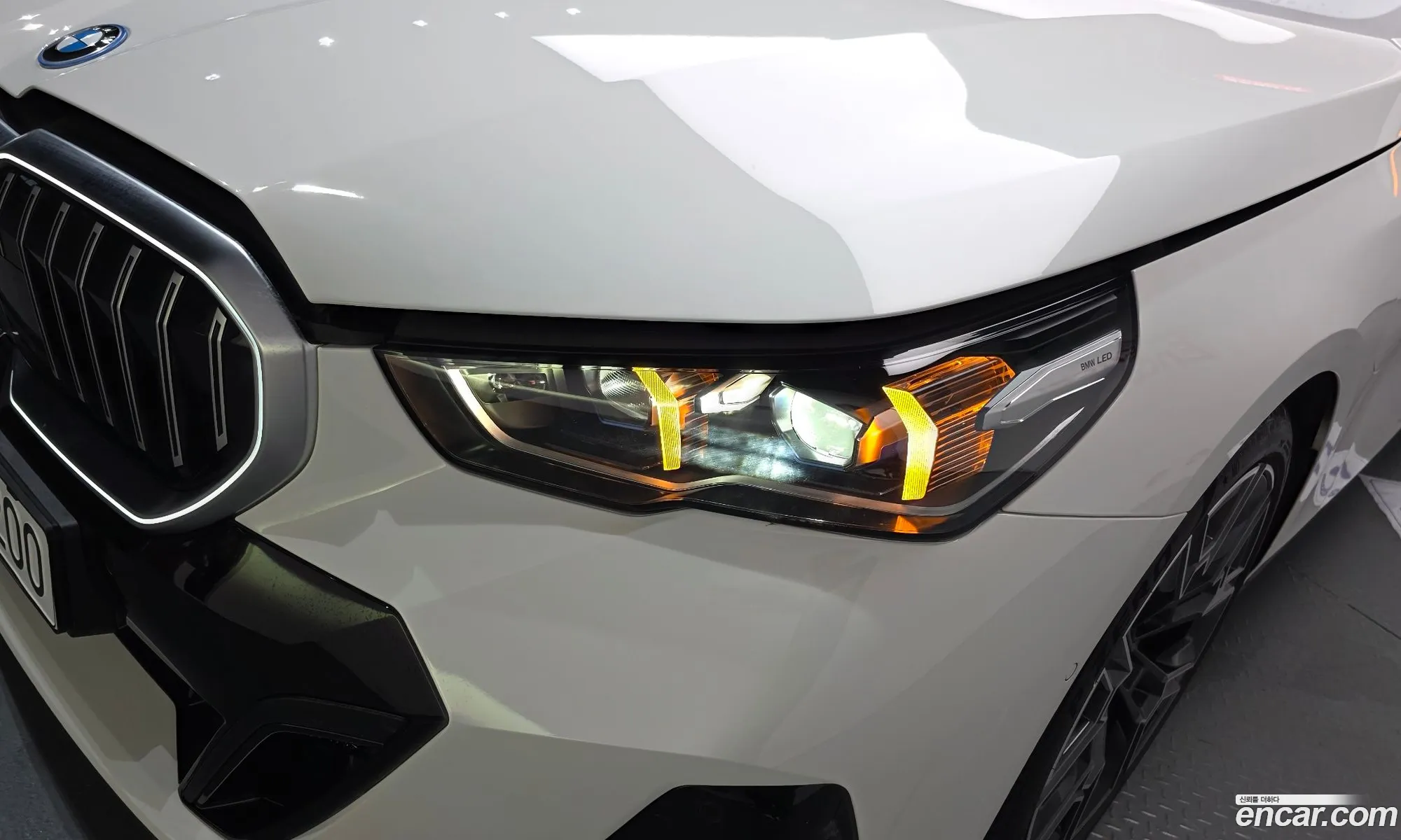 BMW 5 Series 2025 WBA81FJ01SCU00990 — 29