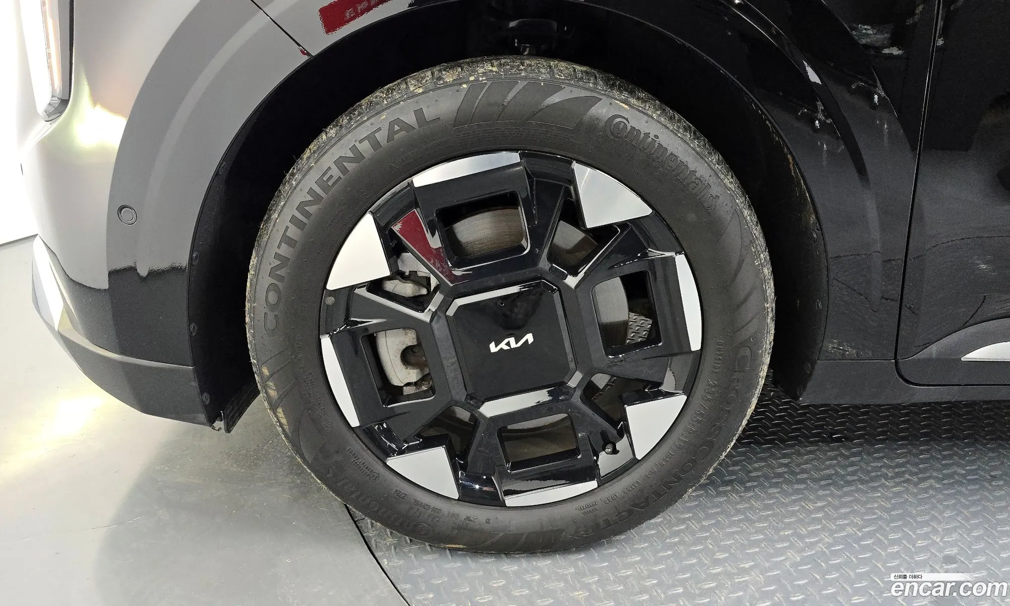 Kia Carnival 2025 KNANE81BBSS525402 — 10