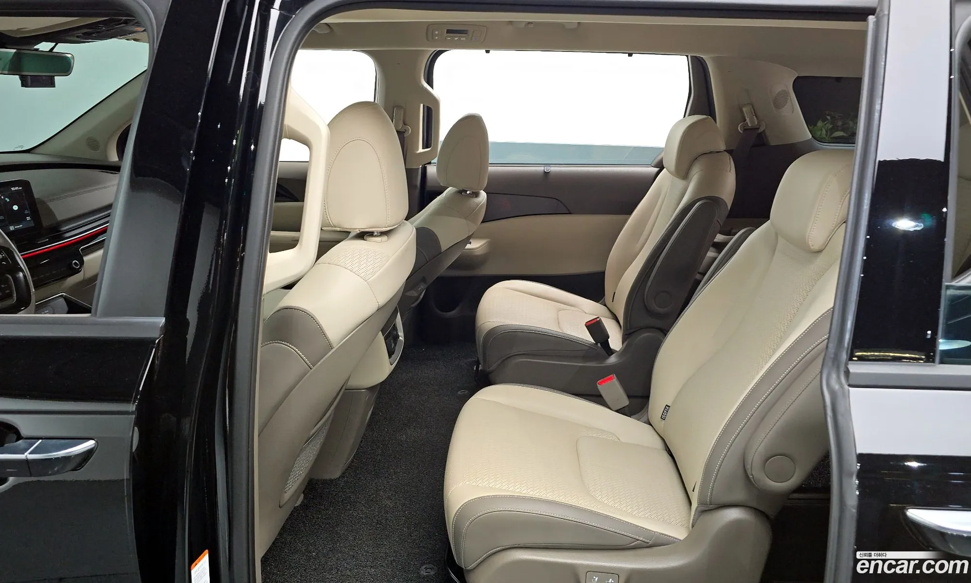 Kia Carnival 2025 KNANE81BBSS525402 — 7