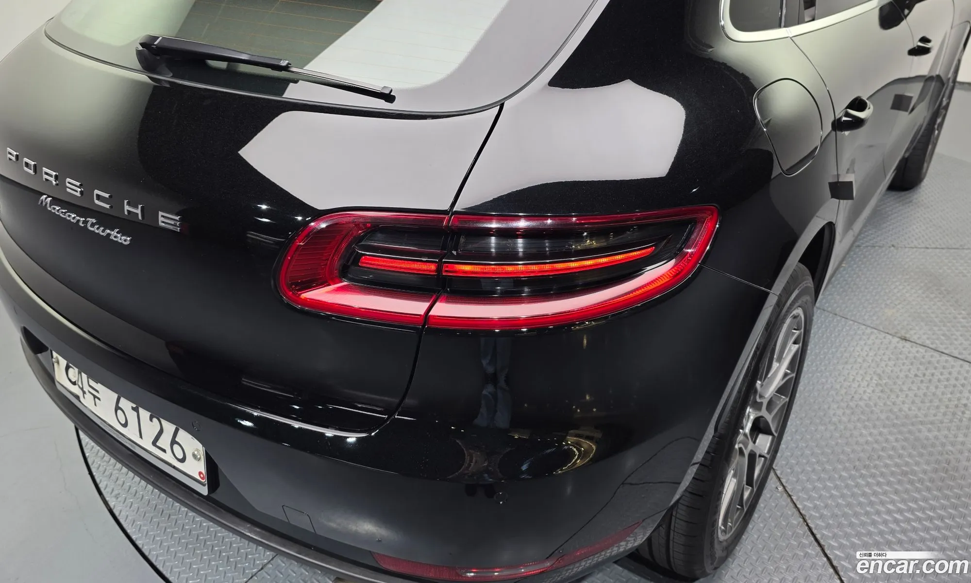 Porsche Macan 2017 WP1AF2957HLB90823 — 22