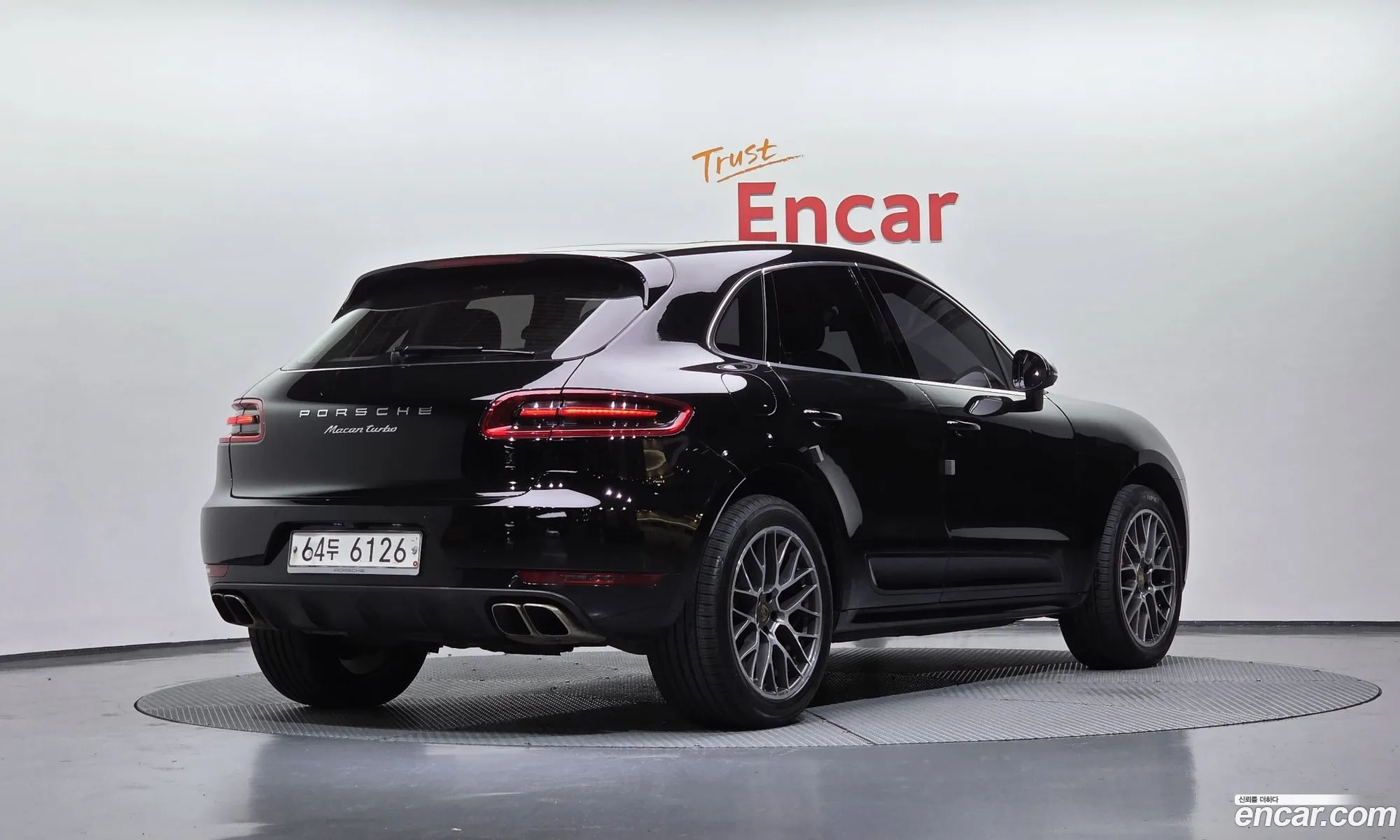 Porsche Macan 2017 WP1AF2957HLB90823 — 29