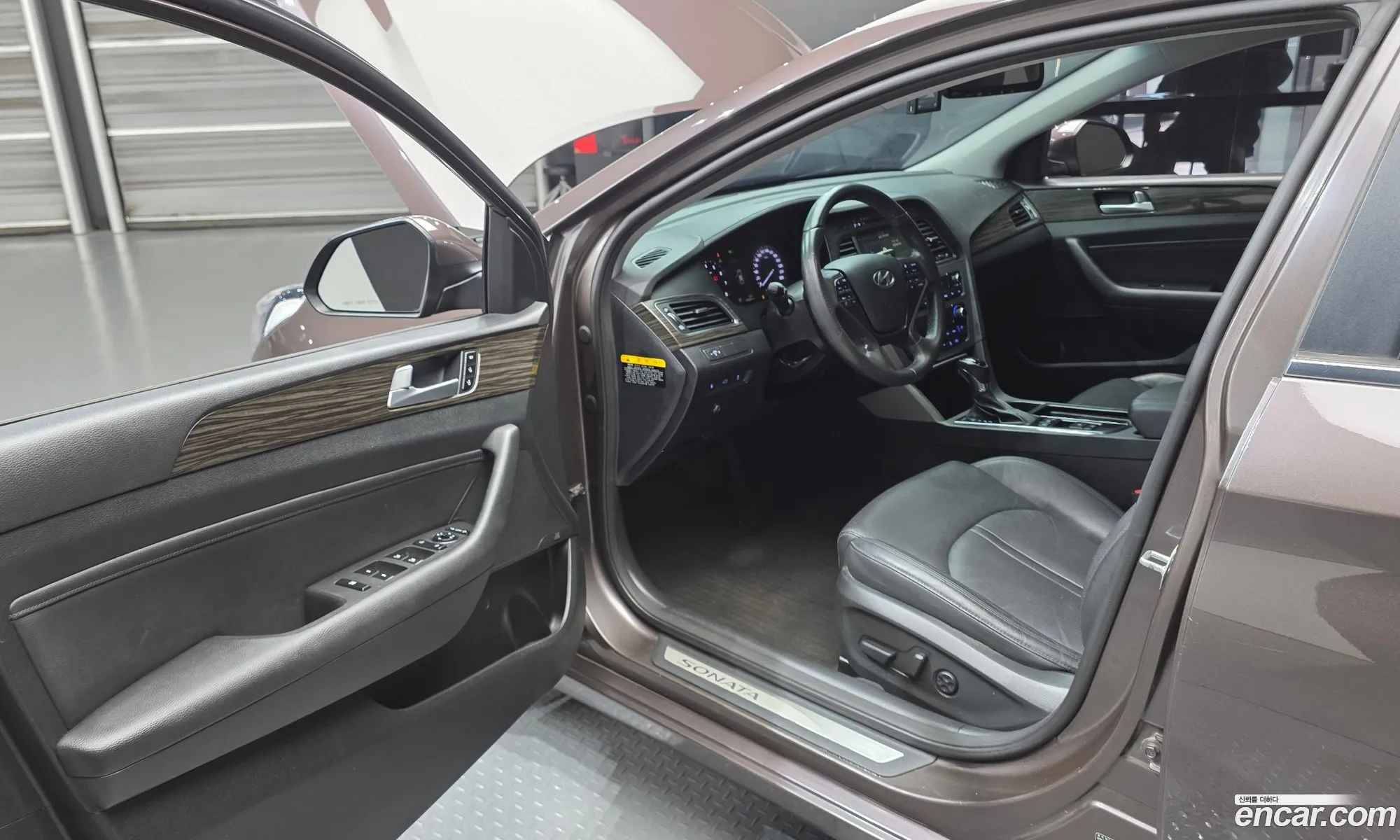 Hyundai LF Sonata 2014 KMHE341CBFA074556 — 14