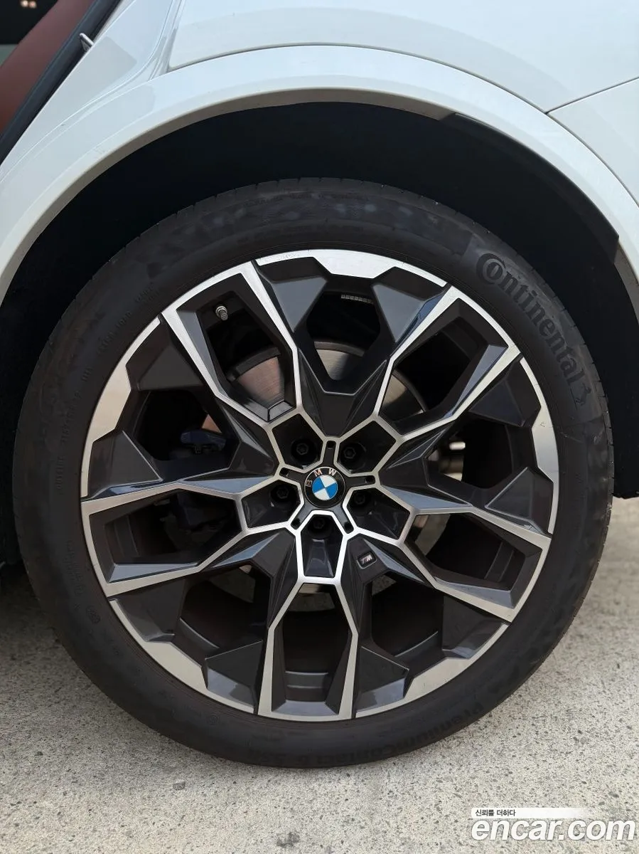 BMW X7 2024 — 10