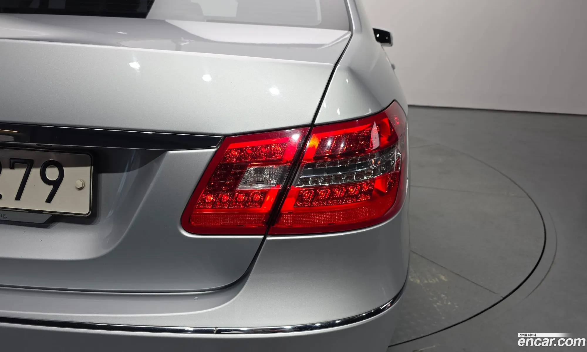 Mercedes-Benz E-Class W212 2013 WDDHF5FB5DA760339 — 27