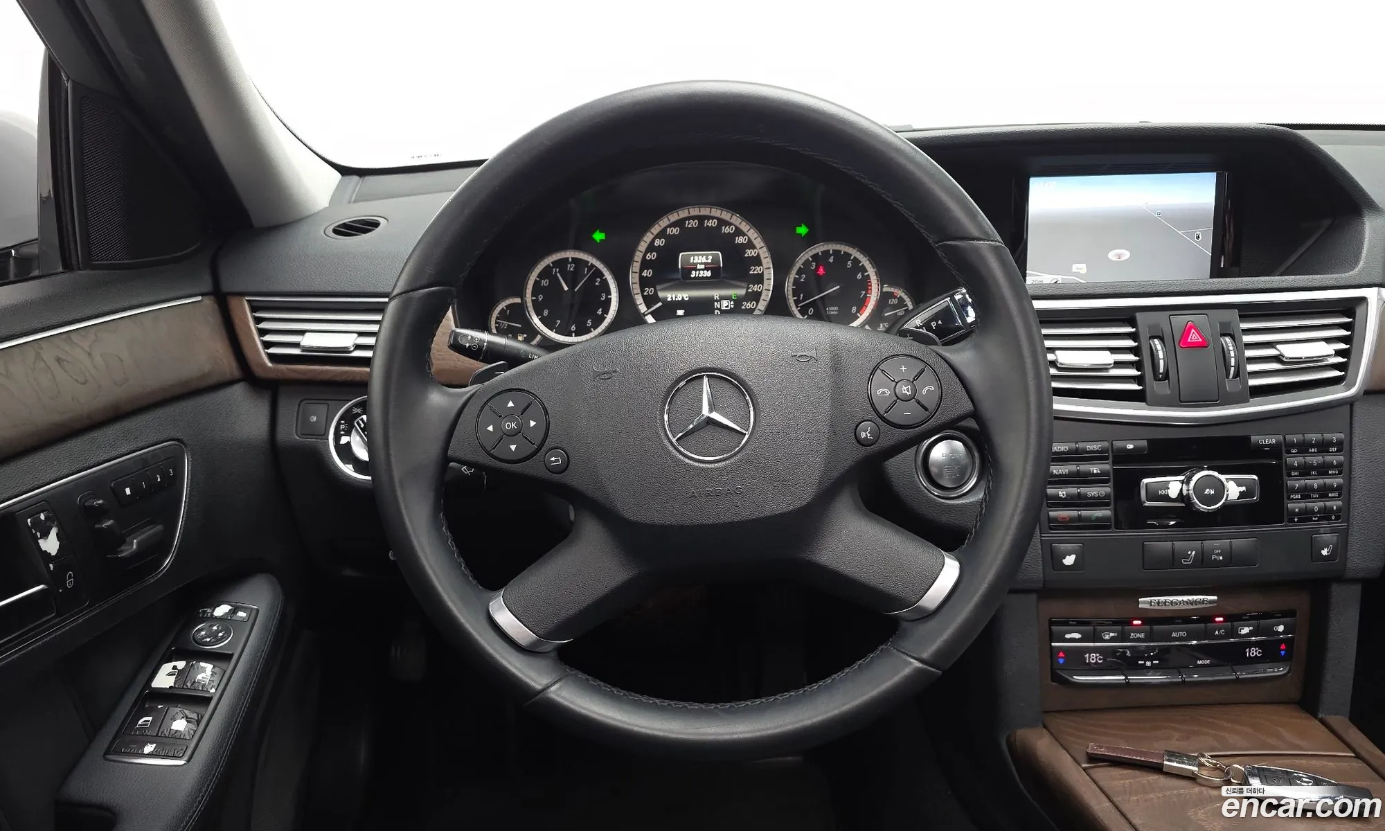 Mercedes-Benz E-Class W212 2013 WDDHF5FB5DA760339 — 19
