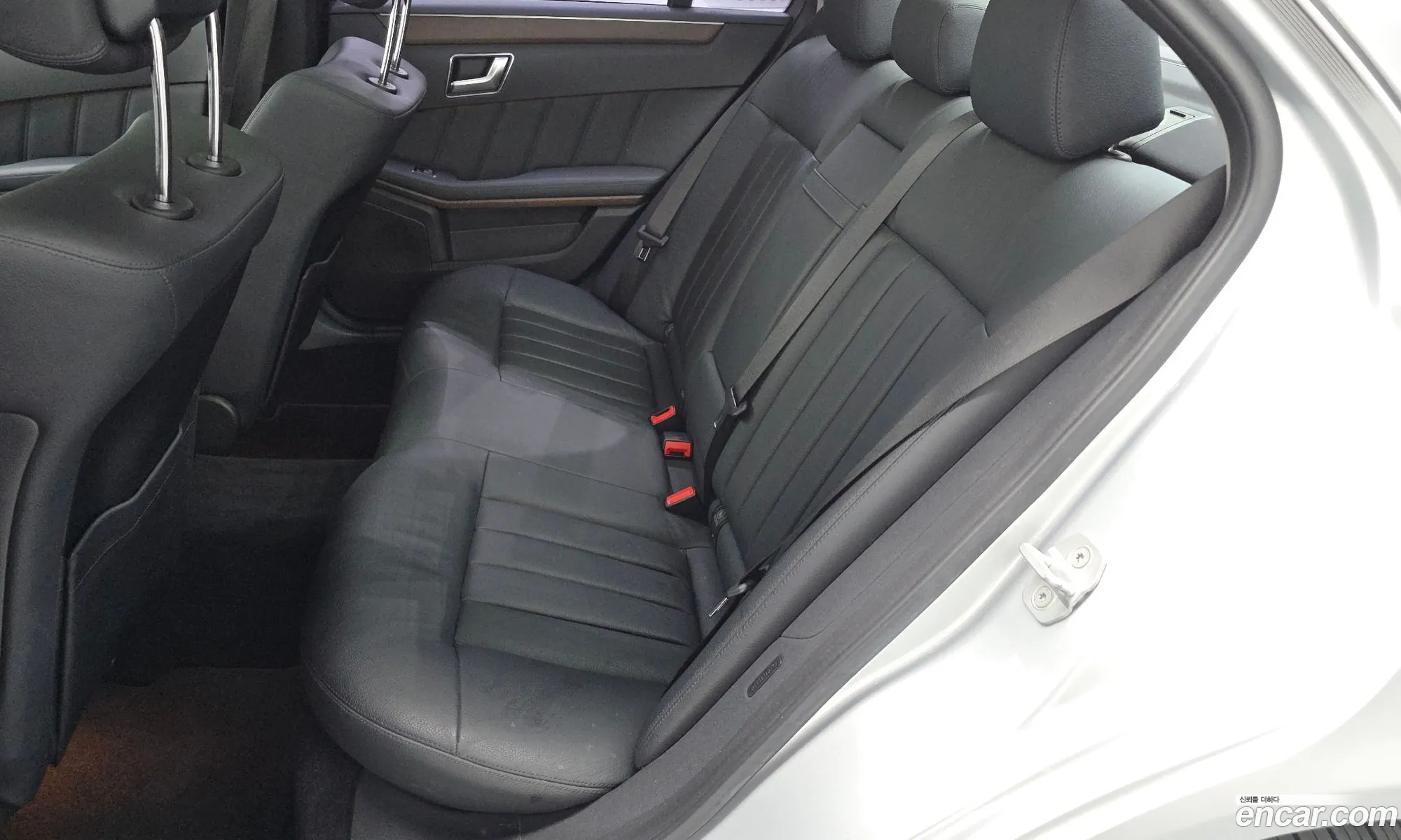 Mercedes-Benz E-Class W212 2013 WDDHF5FB5DA760339 — 8