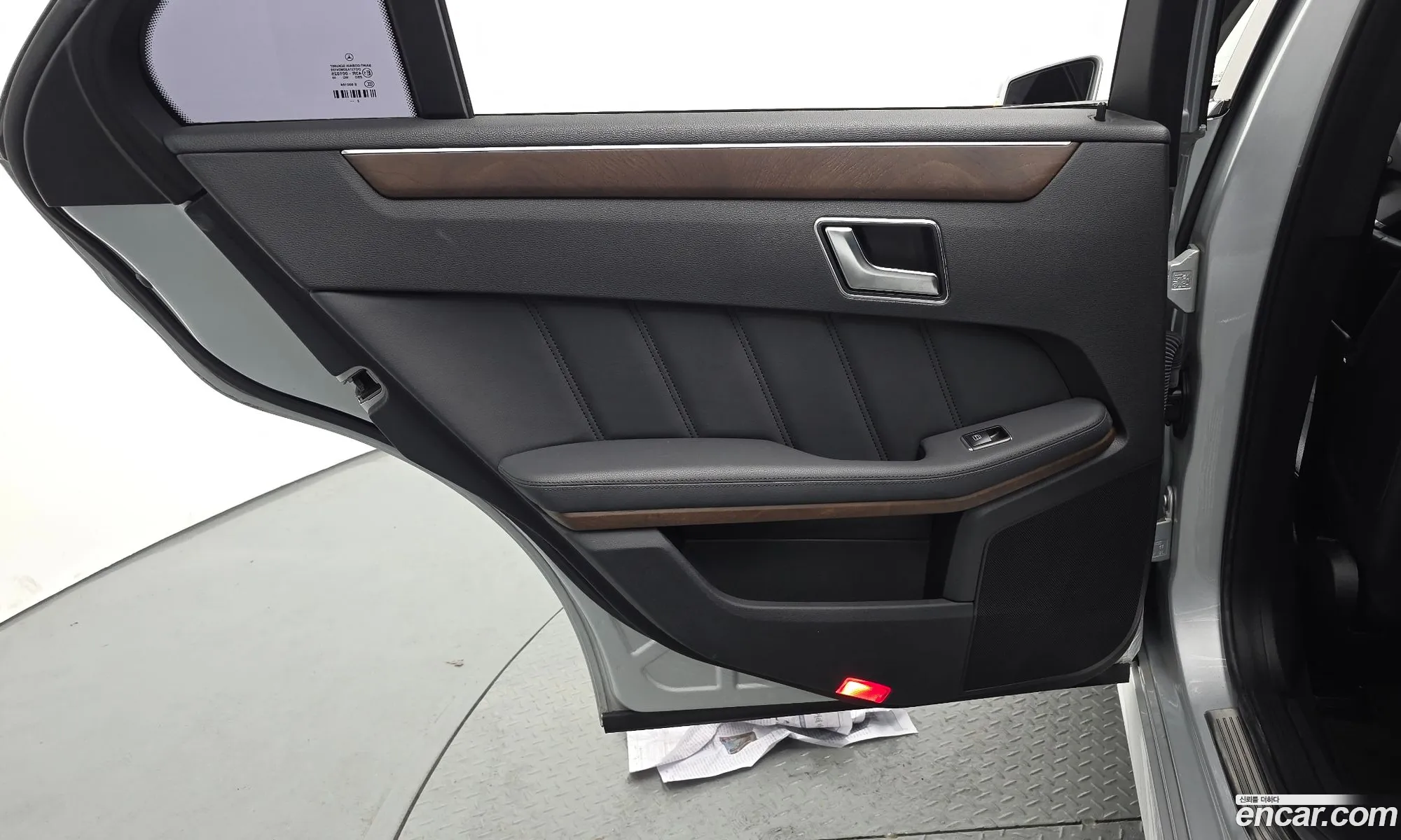 Mercedes-Benz E-Class W212 2013 WDDHF5FB5DA760339 — 26
