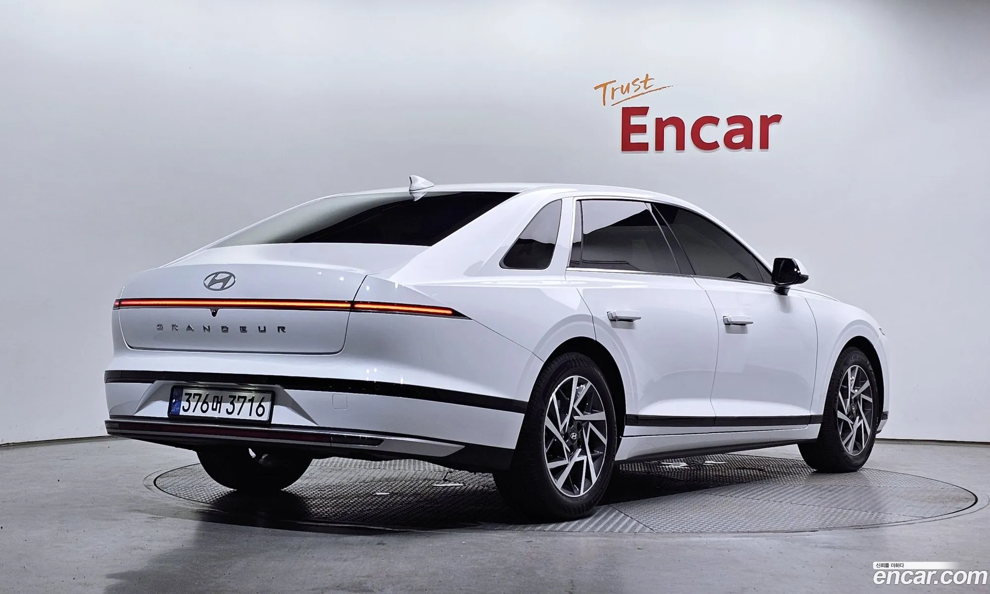 Hyundai Grandeur 2024 KMHN141DBRA065317 — 17