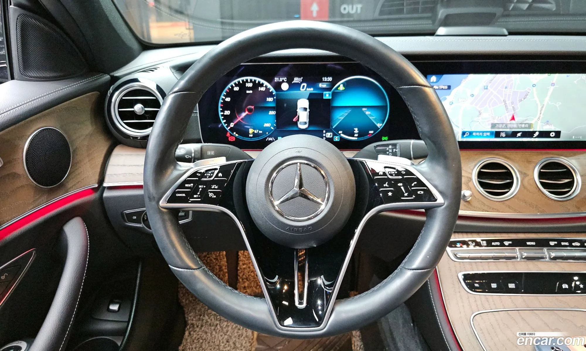 Mercedes-Benz E-Class W213 2022 — 26