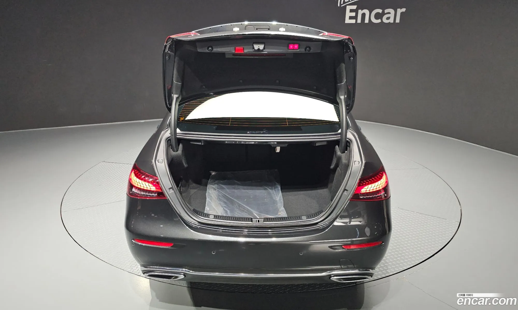 Mercedes-Benz E-Class W213 2022 — 24