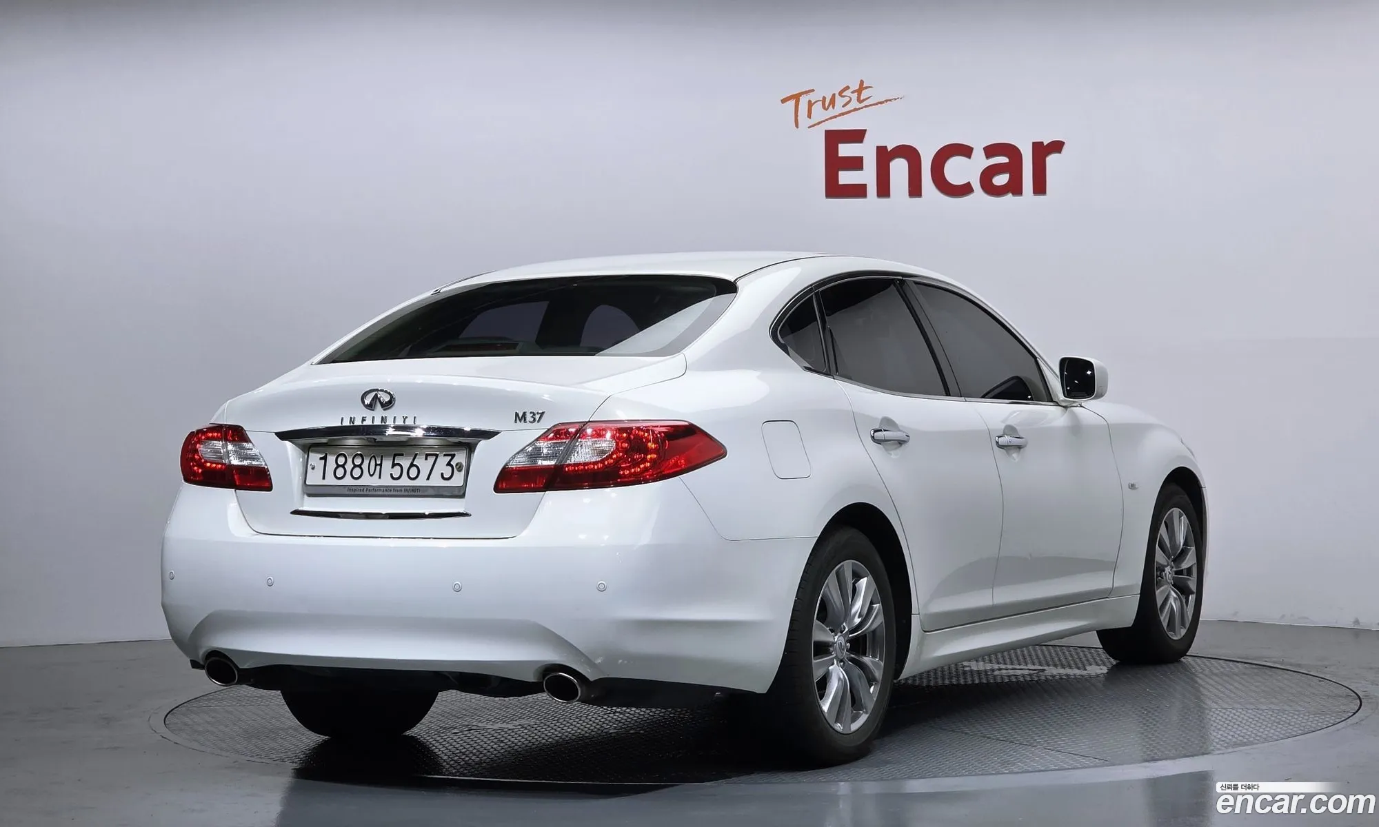 Infiniti M37