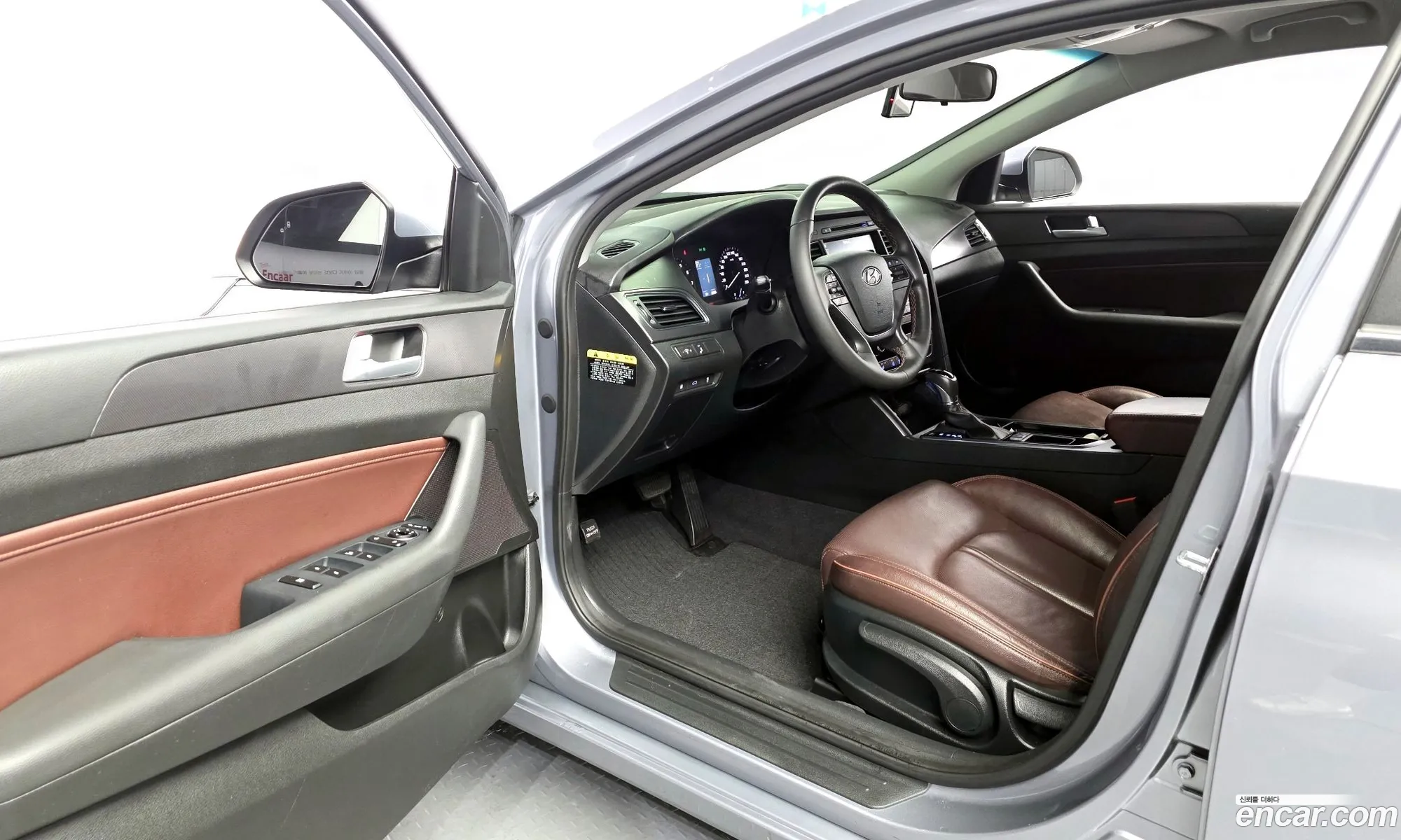 Hyundai LF Sonata 2016 — 18
