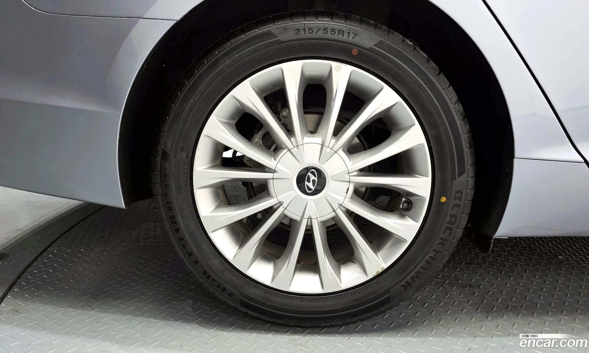 Hyundai LF Sonata 2016 — 17