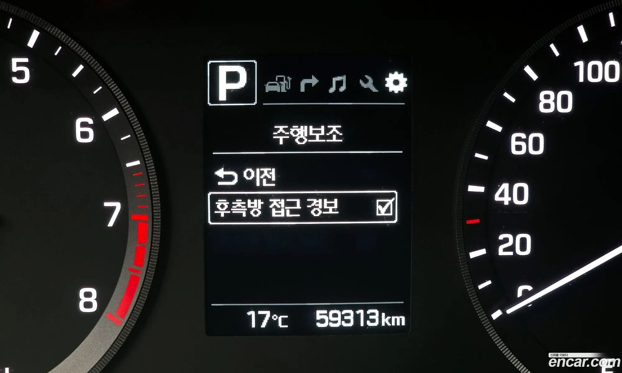 Hyundai LF Sonata 2016 — 24