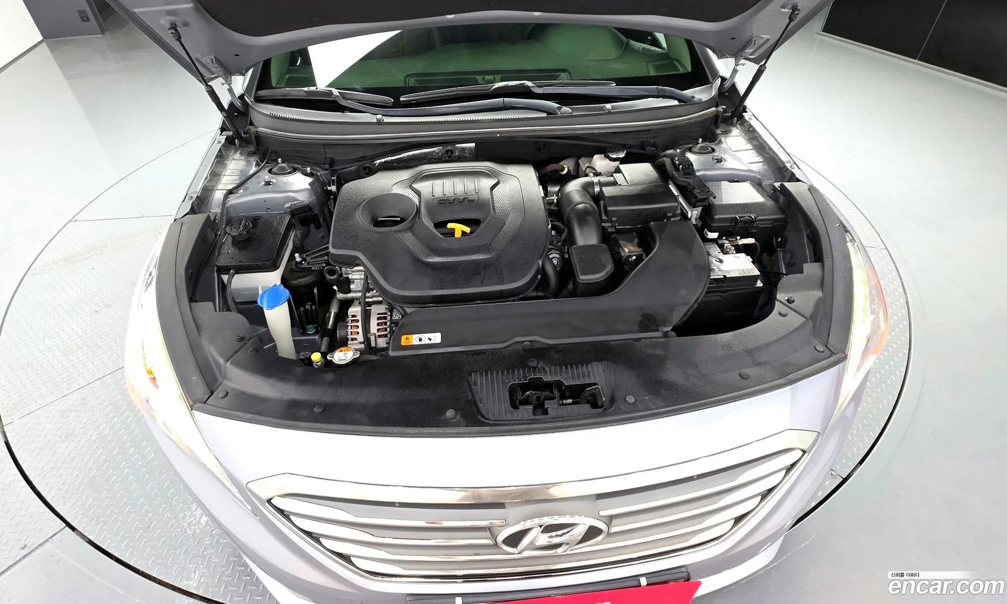 Hyundai LF Sonata 2016 — 31