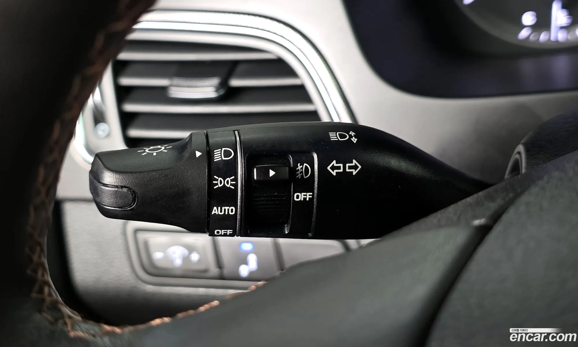 Hyundai LF Sonata 2016 — 29
