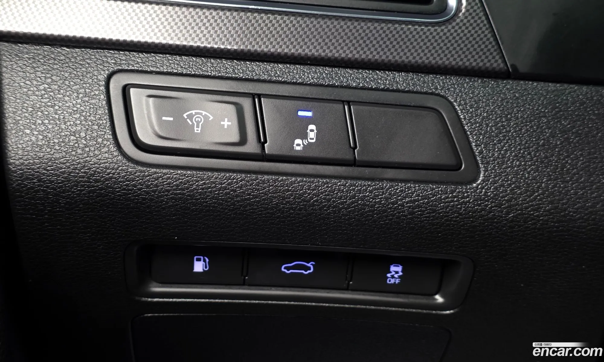 Hyundai LF Sonata 2016 — 26