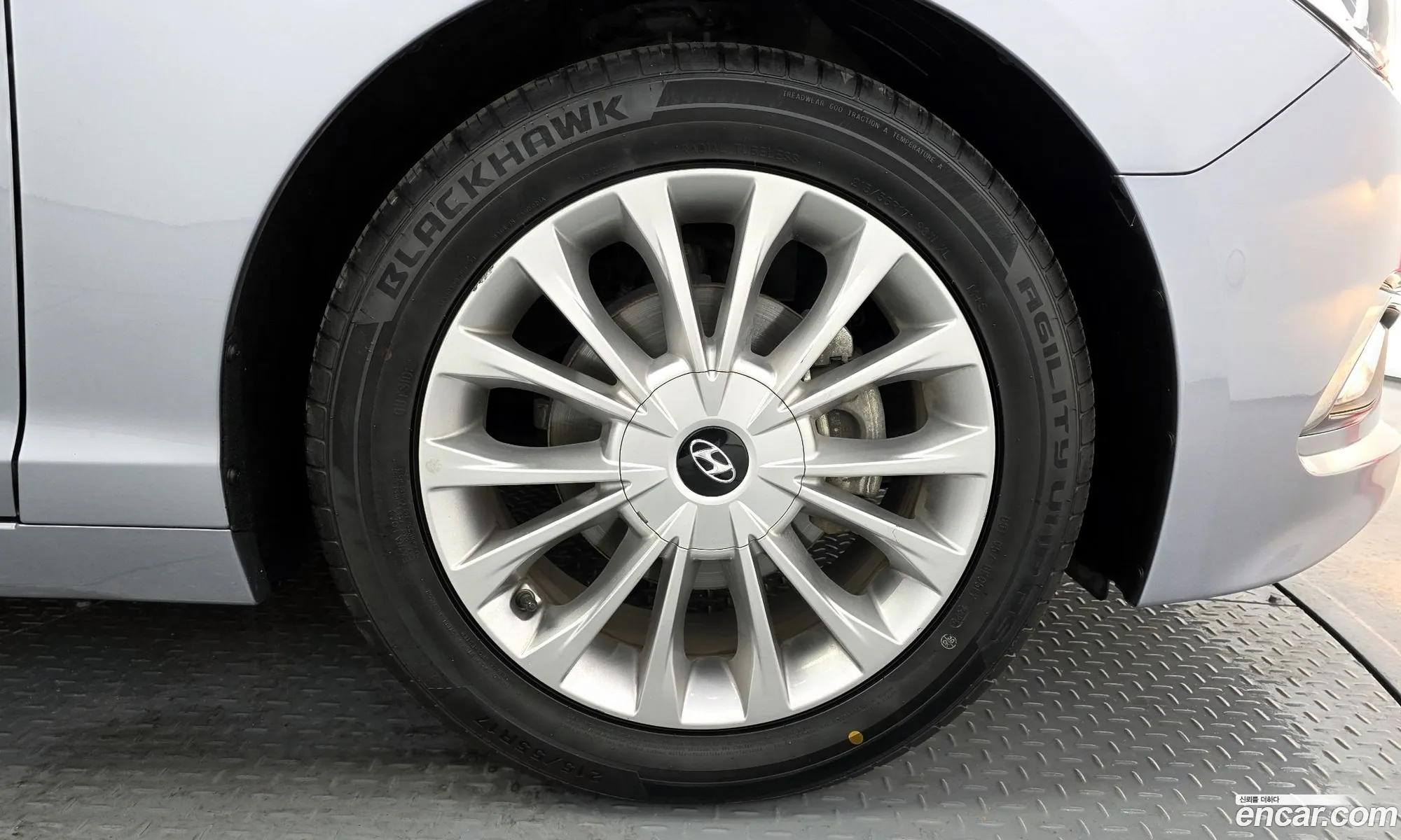 Hyundai LF Sonata 2016 — 27