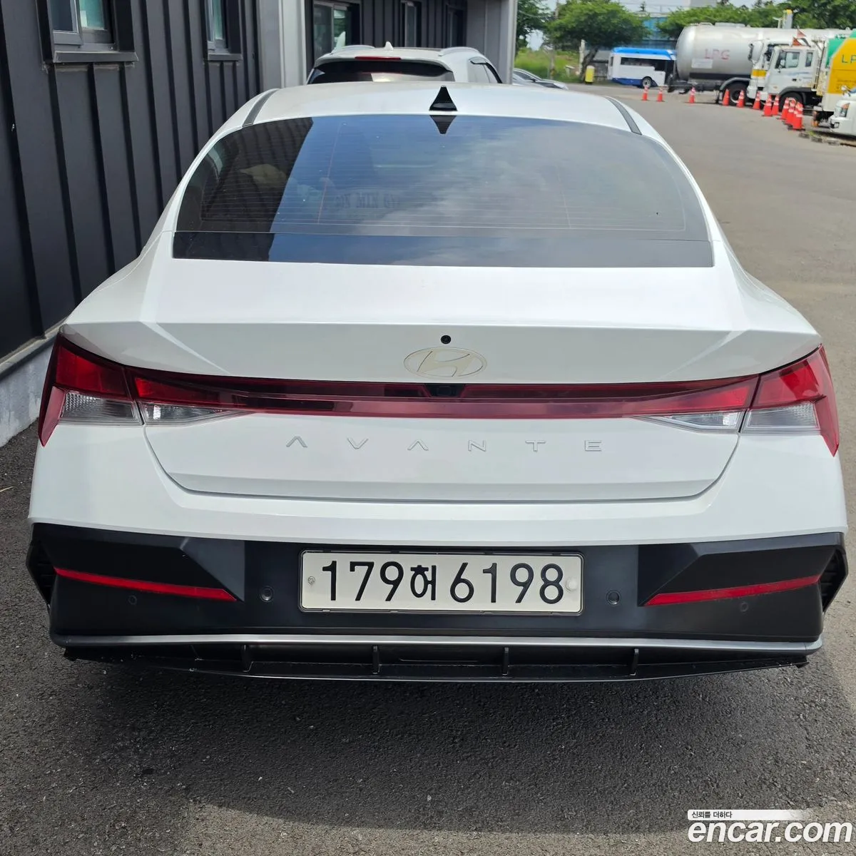 Hyundai Elantra 2024 — 2