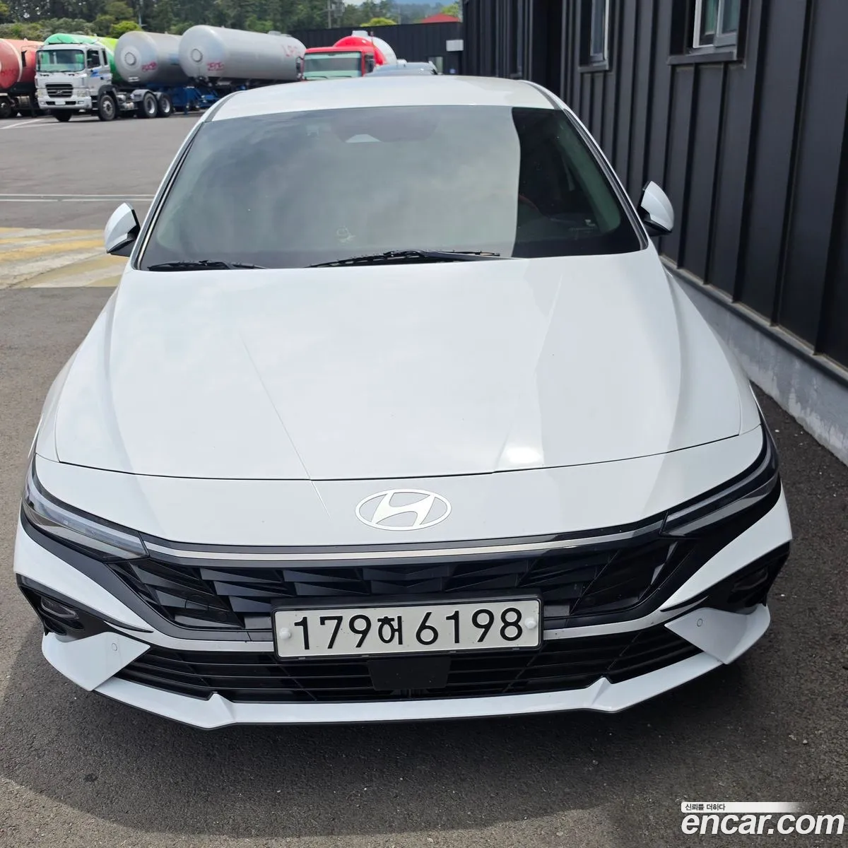 Hyundai Elantra 2024 — 5