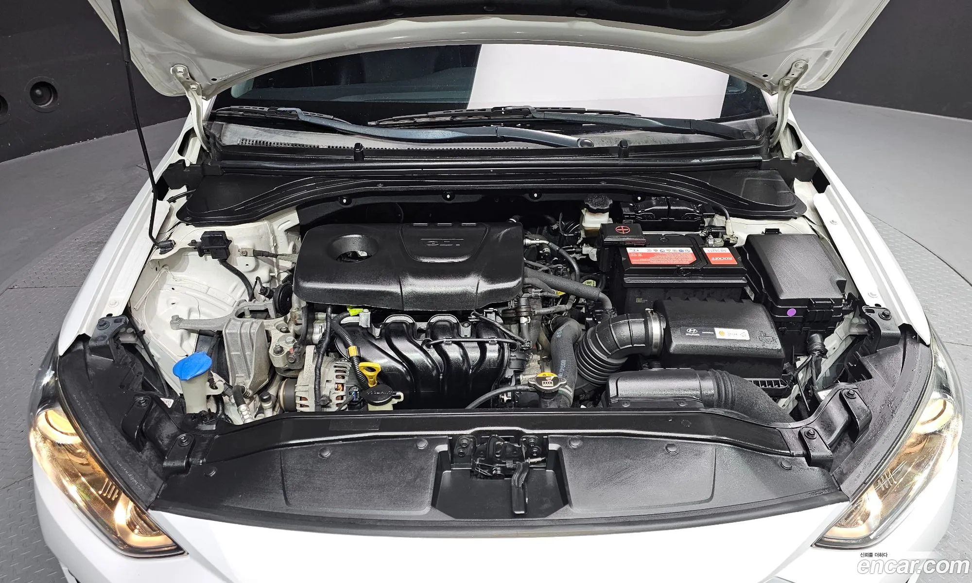 Hyundai Elantra AD 2017 KMHD641DBJU483849 — 4