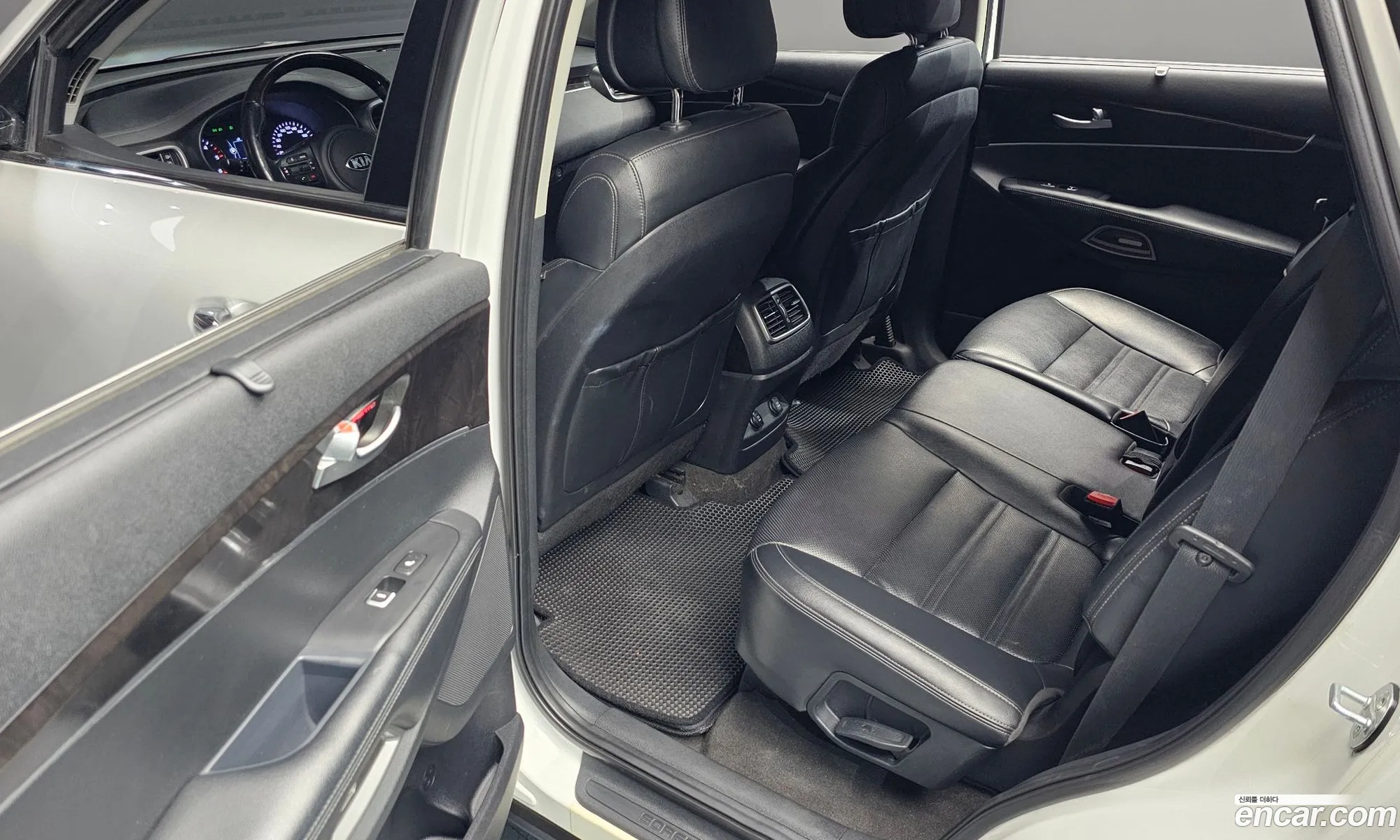 Kia Sorento 2014 KNAPS81ABFA010709 — 7