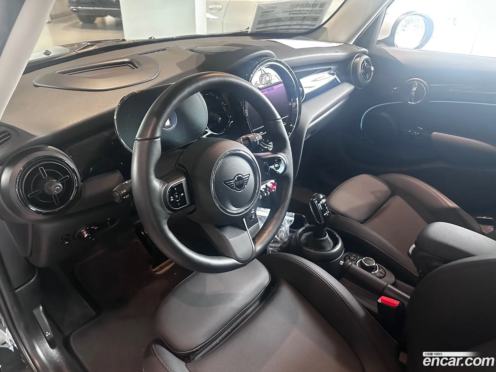 Mini Cooper 2024 — 4