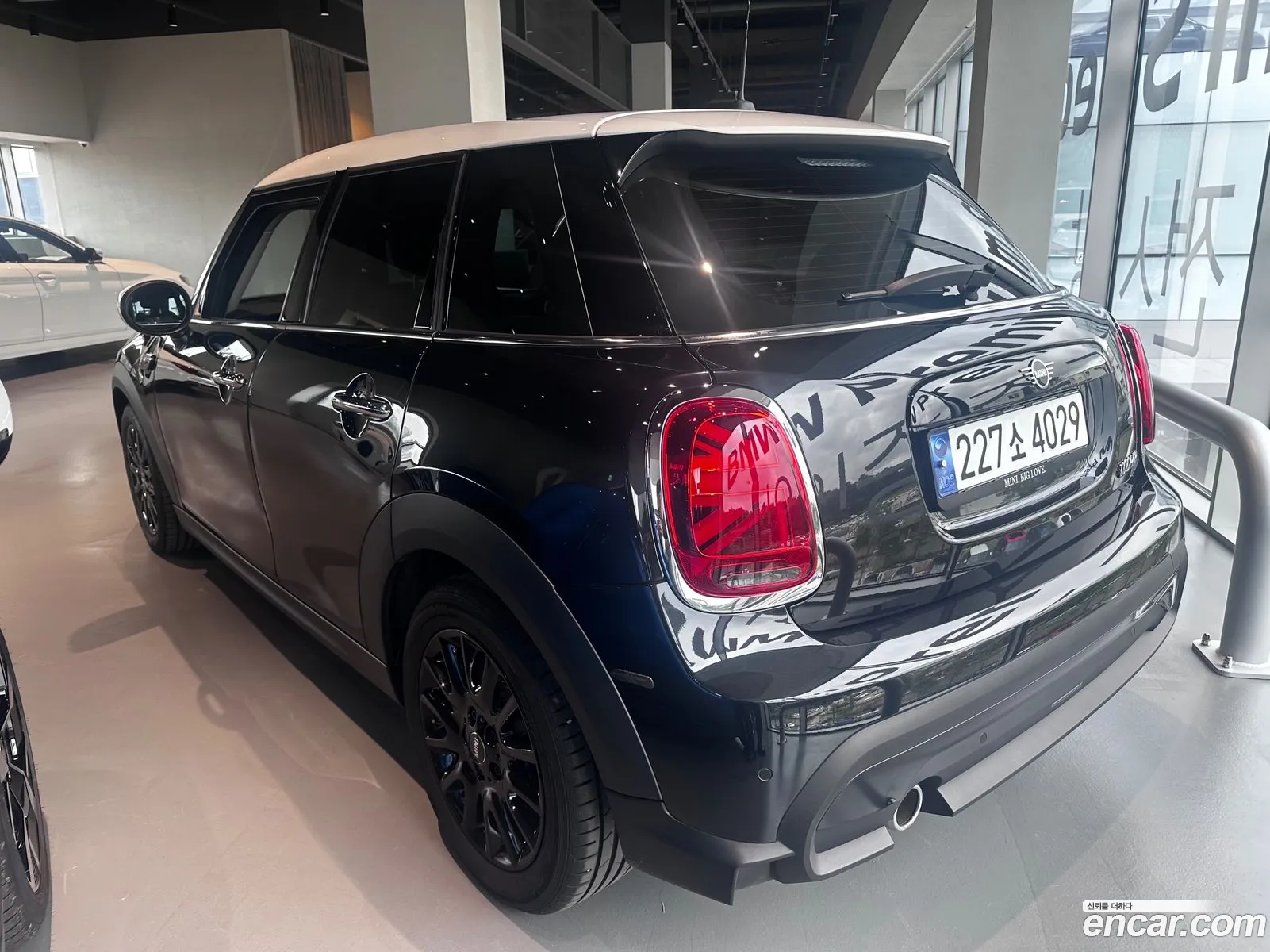 Mini Cooper 2024 — 8