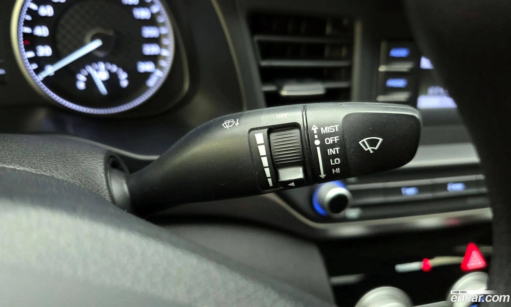 Hyundai Elantra AD 2018 — 29